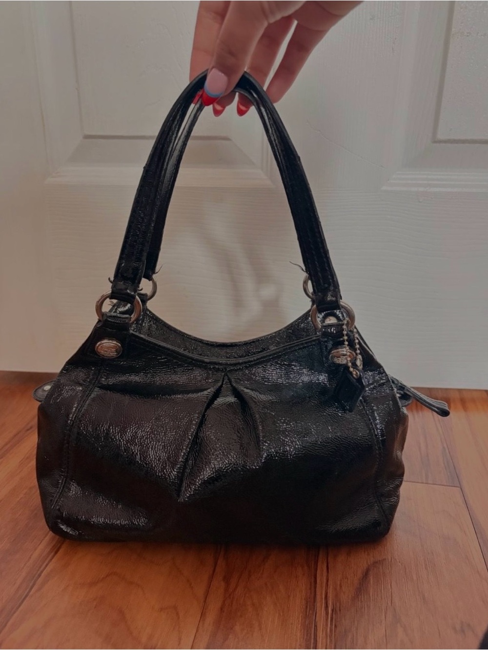 Vintage Coach Classic Black Leather Shoulder Bag - Sleek Everyday Style